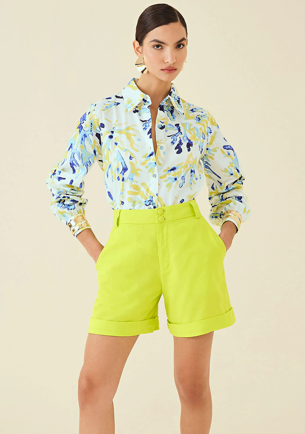Shorts Maria.Valentina Alfaiataria Bolso Faca Verde Claro