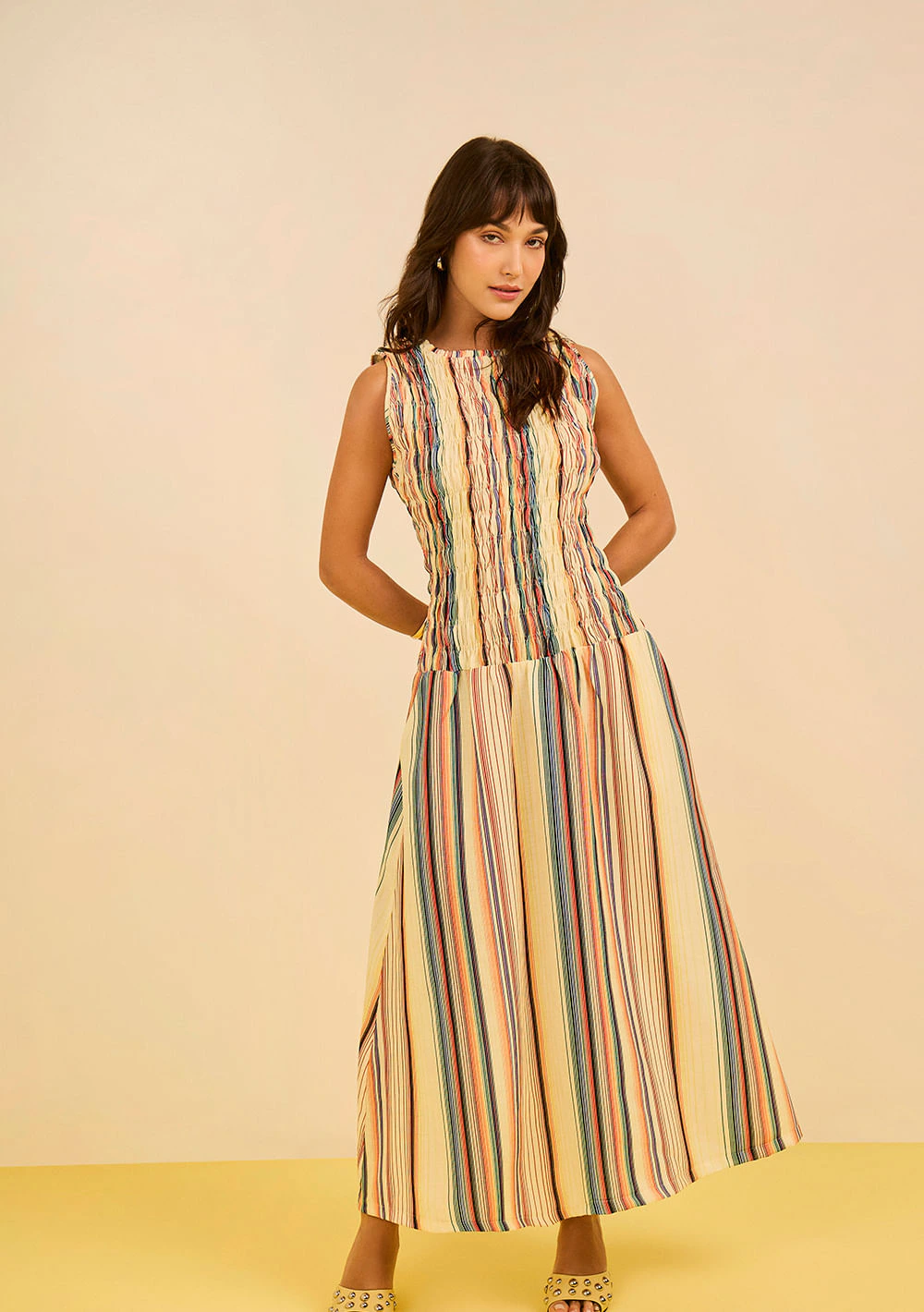 Vestido Zinco Ajustado Decote Careca Sem Manga Midi Amarelo