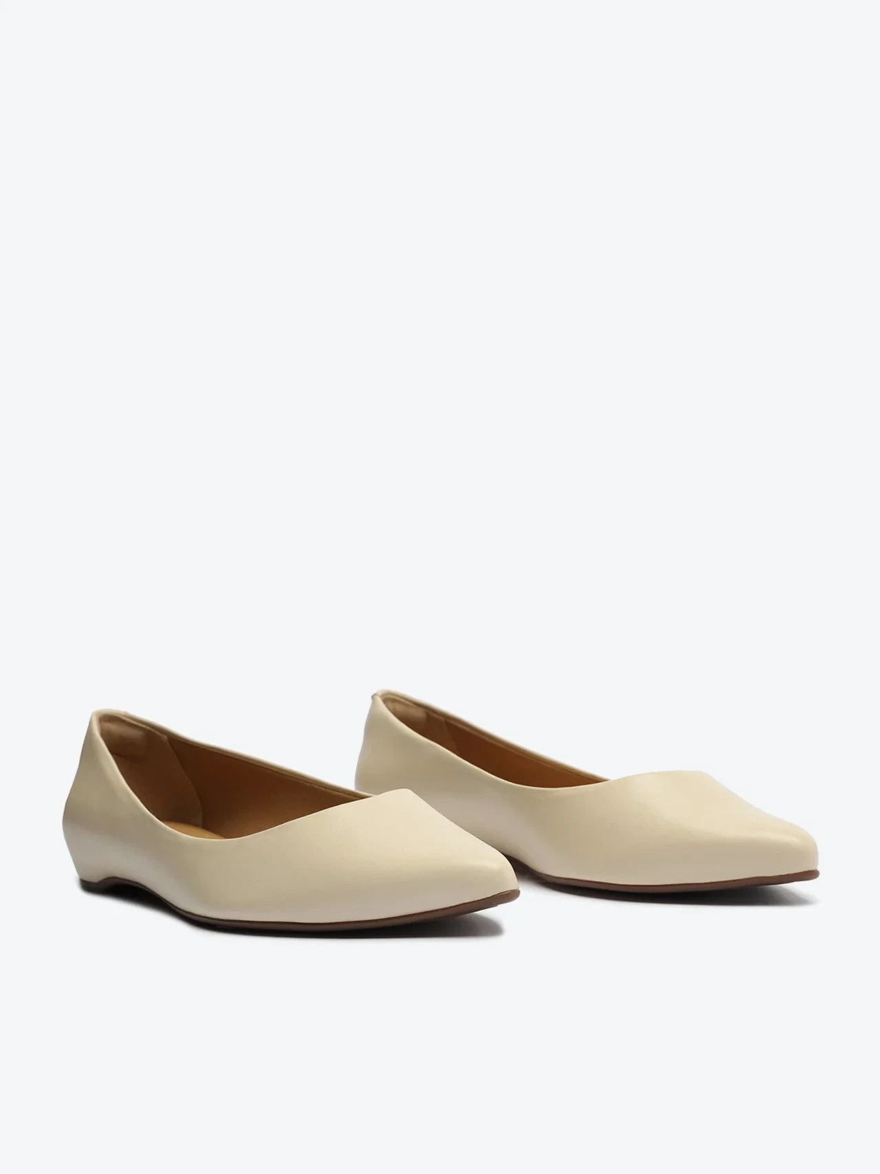 Sapatilha Bico Fino Branco Off