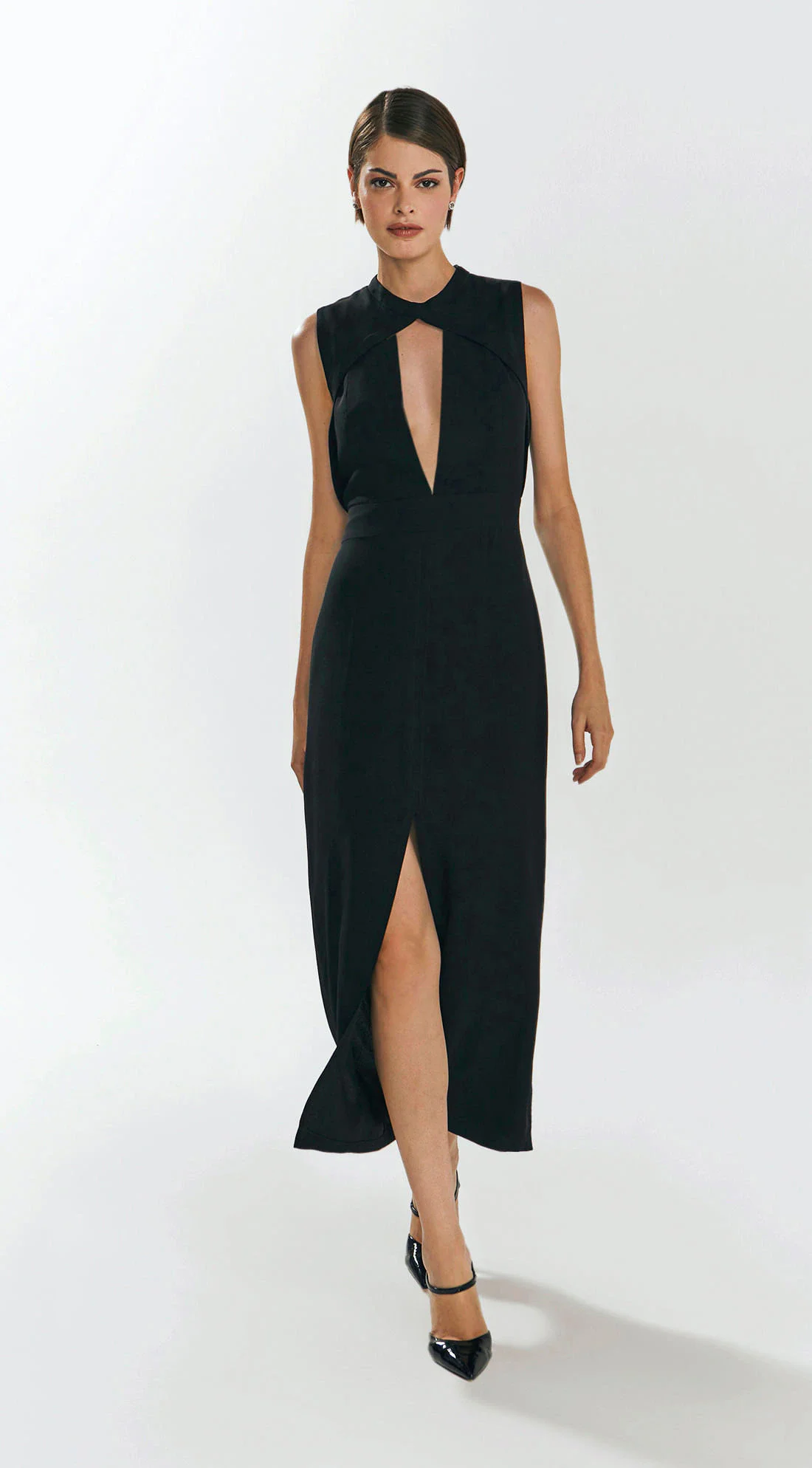 Vestido Iódice Longo Gola Alta Com Fenda Preto