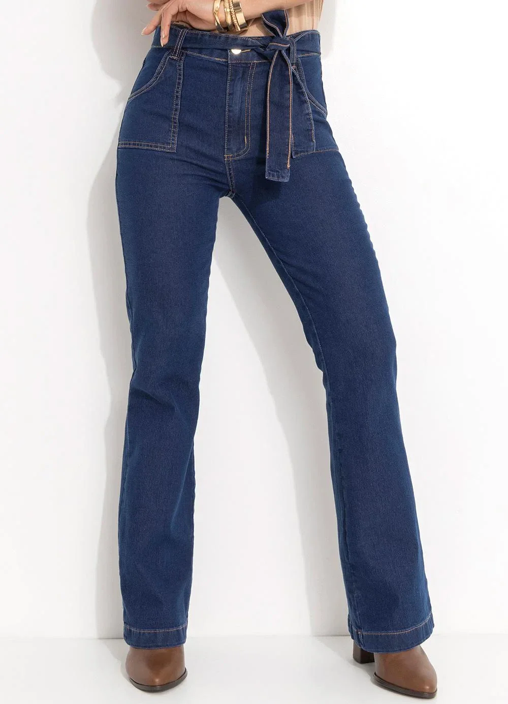 Quintess - Calça Jeans com Bolsos Funcionais e Faixa
