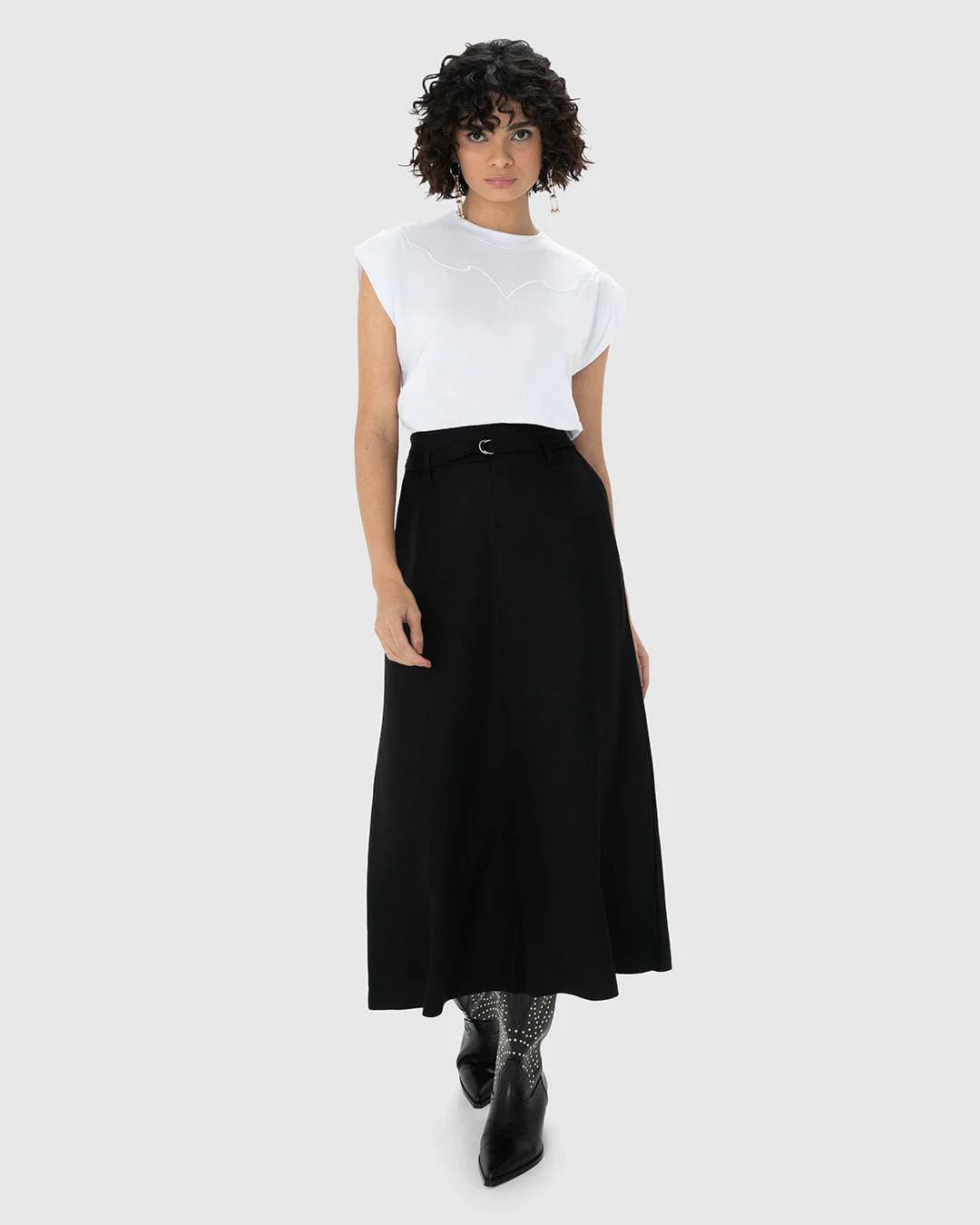 T-Shirt Feminina Muscle Tee Bordado Frontal Em Algodão - ENFIM