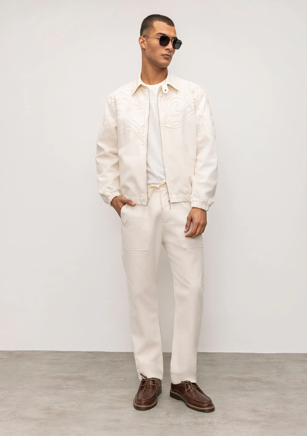 Calça Reta Cós Intermediário Com Elástico Off White
