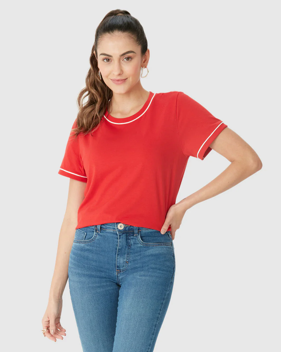 Camiseta Básica Feminina Regular Costura Contraste Em Algodão