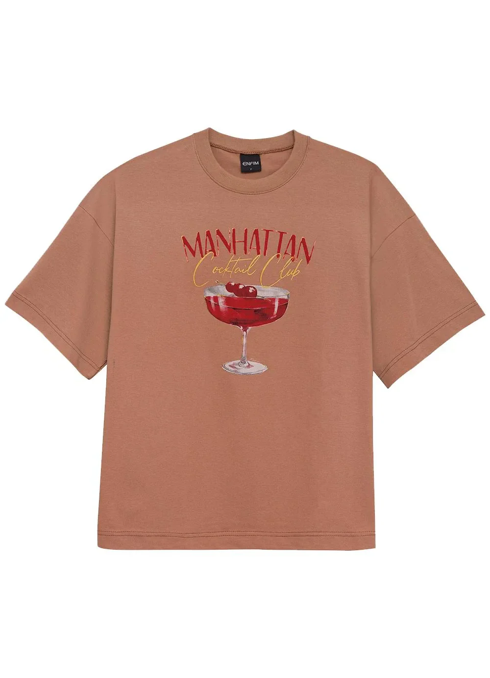 Enfim - Camiseta Manhattan Cocktail Club Ampla Marrom