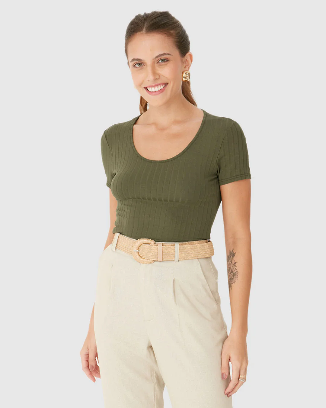 Blusa Básica Feminina Manga Curta Em Canelado De Viscose