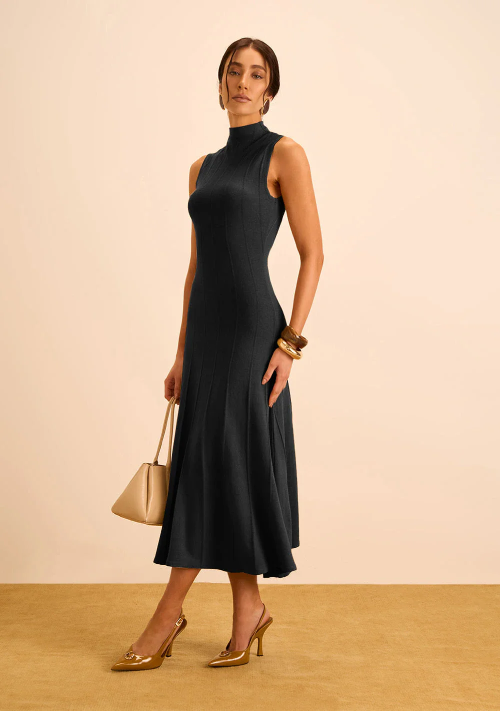 Vestido Maria.Valentina Ajustado Gola Alta Sem Manga Midi Preto