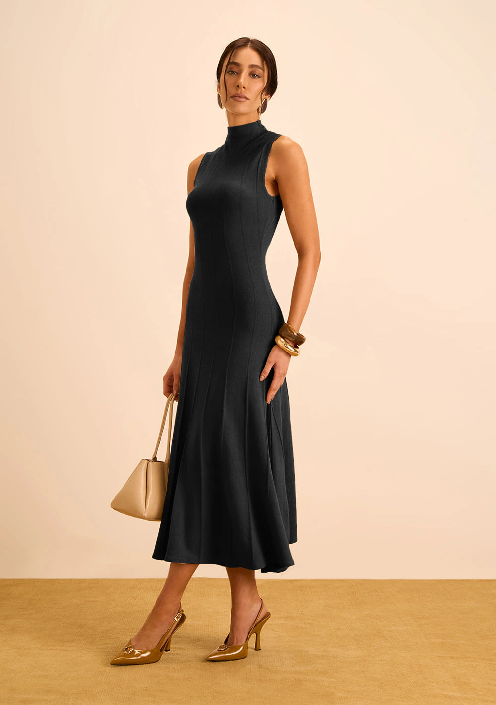 Vestido Maria.Valentina Ajustado Gola Alta Sem Manga Midi Preto