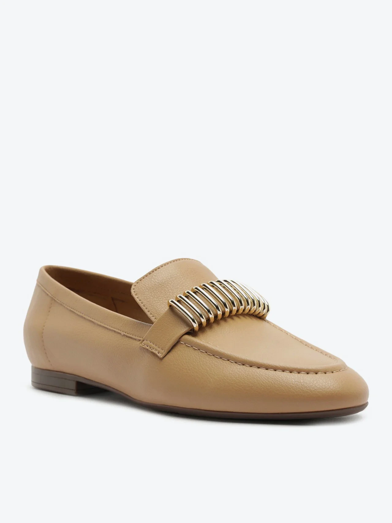 Mocassim com Detalhe Metal Bege