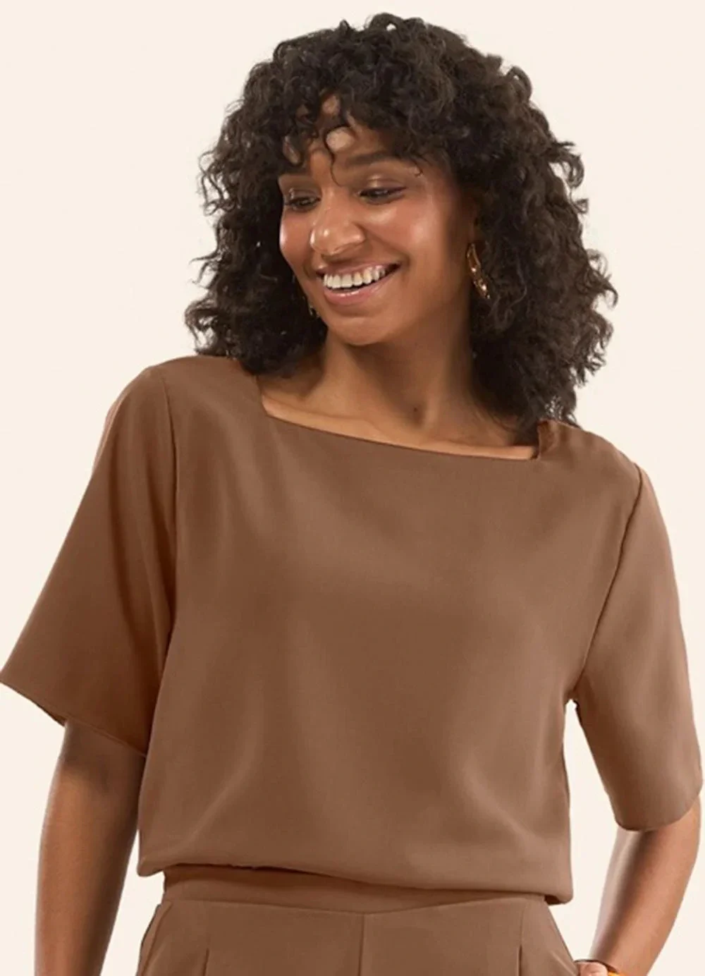 Rovitex - Blusa Decote Quadrado em Tecido Marrom