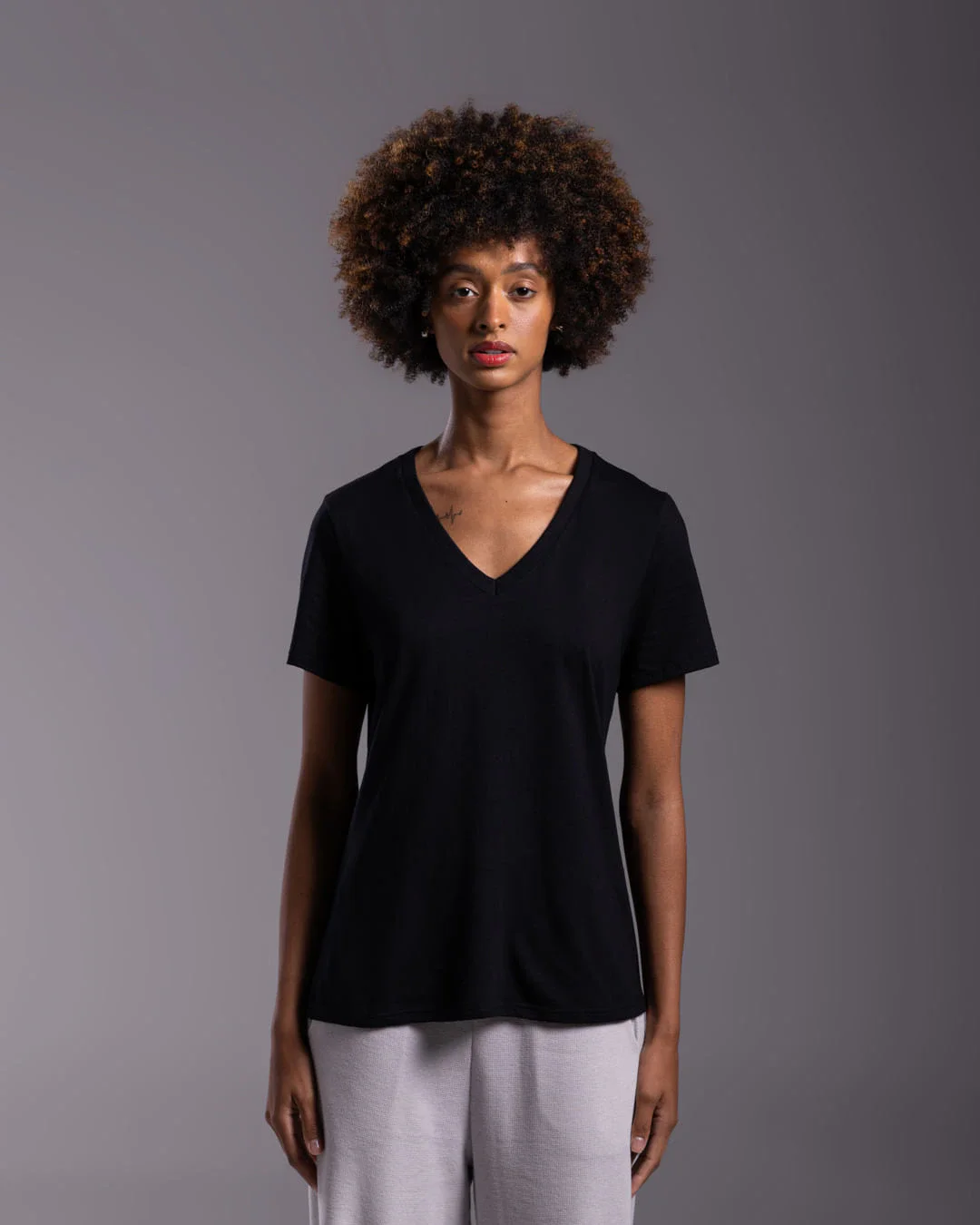 Tech T-Shirt Noliquid Gola V Feminina - BASICAMENTE