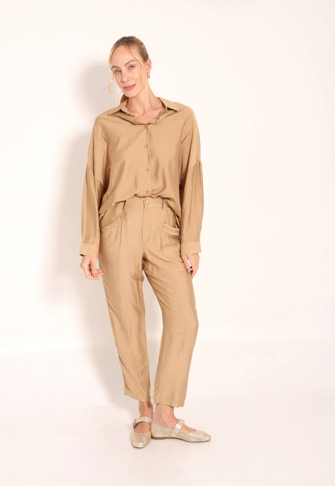Calça Viscose Com Bolsos Frontais