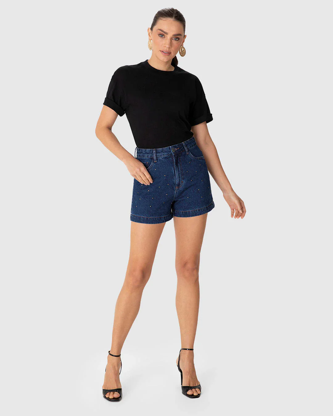 Shorts Feminino Mom Aplicação Tachas Em Jeans 100% Algodão - ENFIM