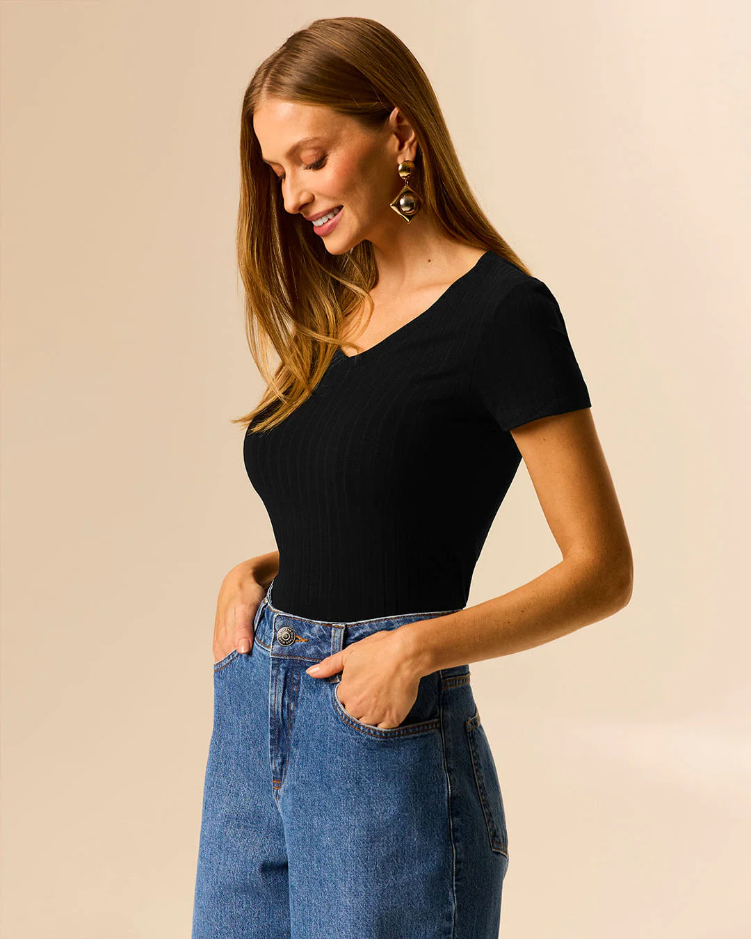 Blusa Básica Feminina Justa Decote V Em Malha Viscose Canelada