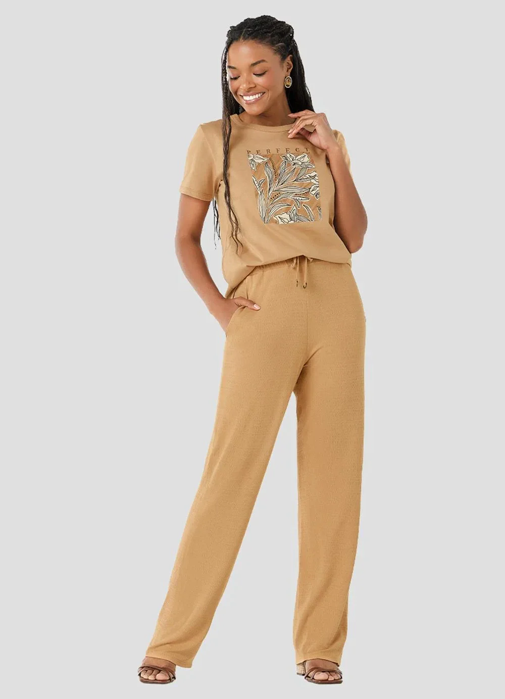 Cereja Rosa - Blusa em Meia Malha com Estampa Frontal Marrom