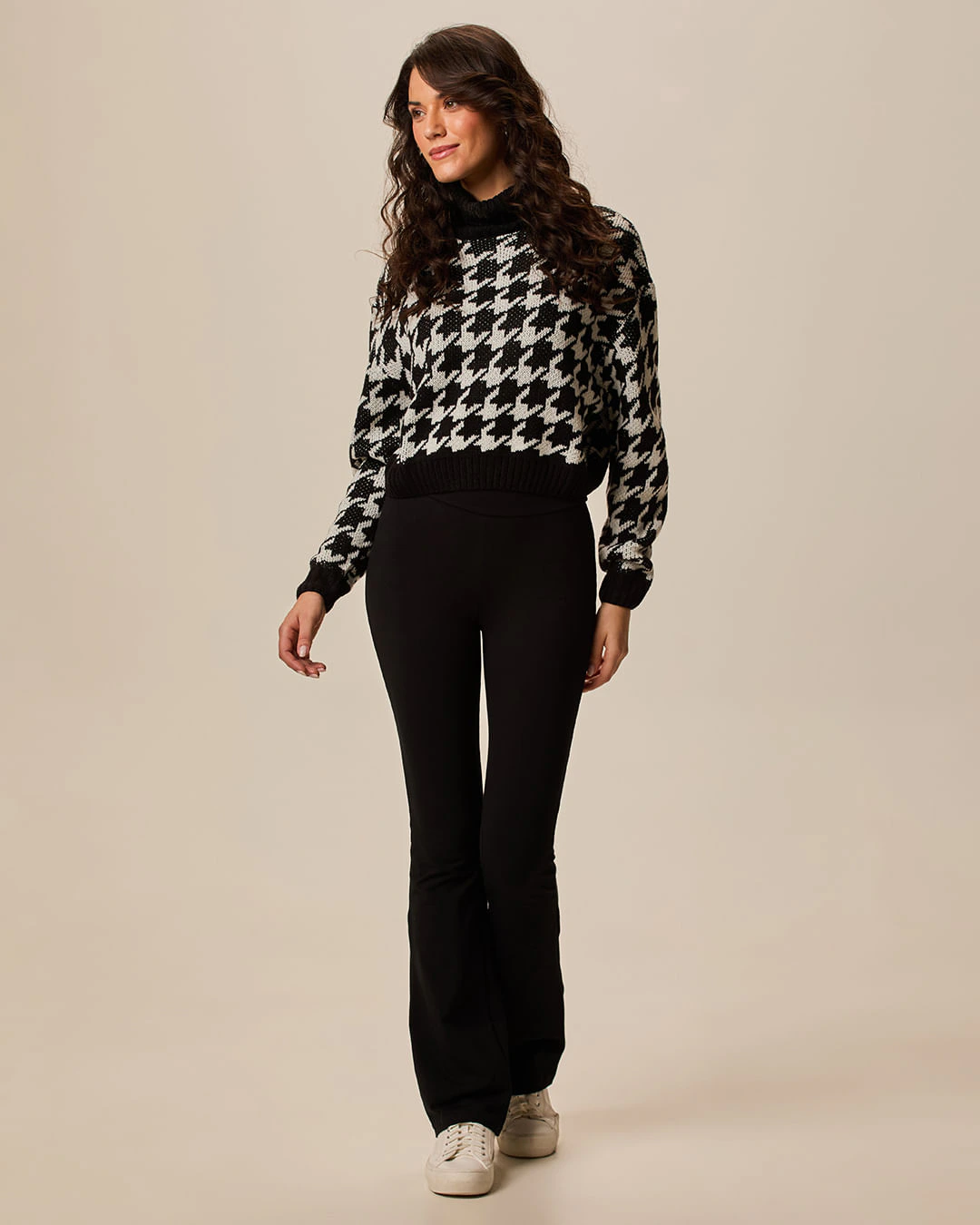 Calça Básica Feminina Flare Em Algodão