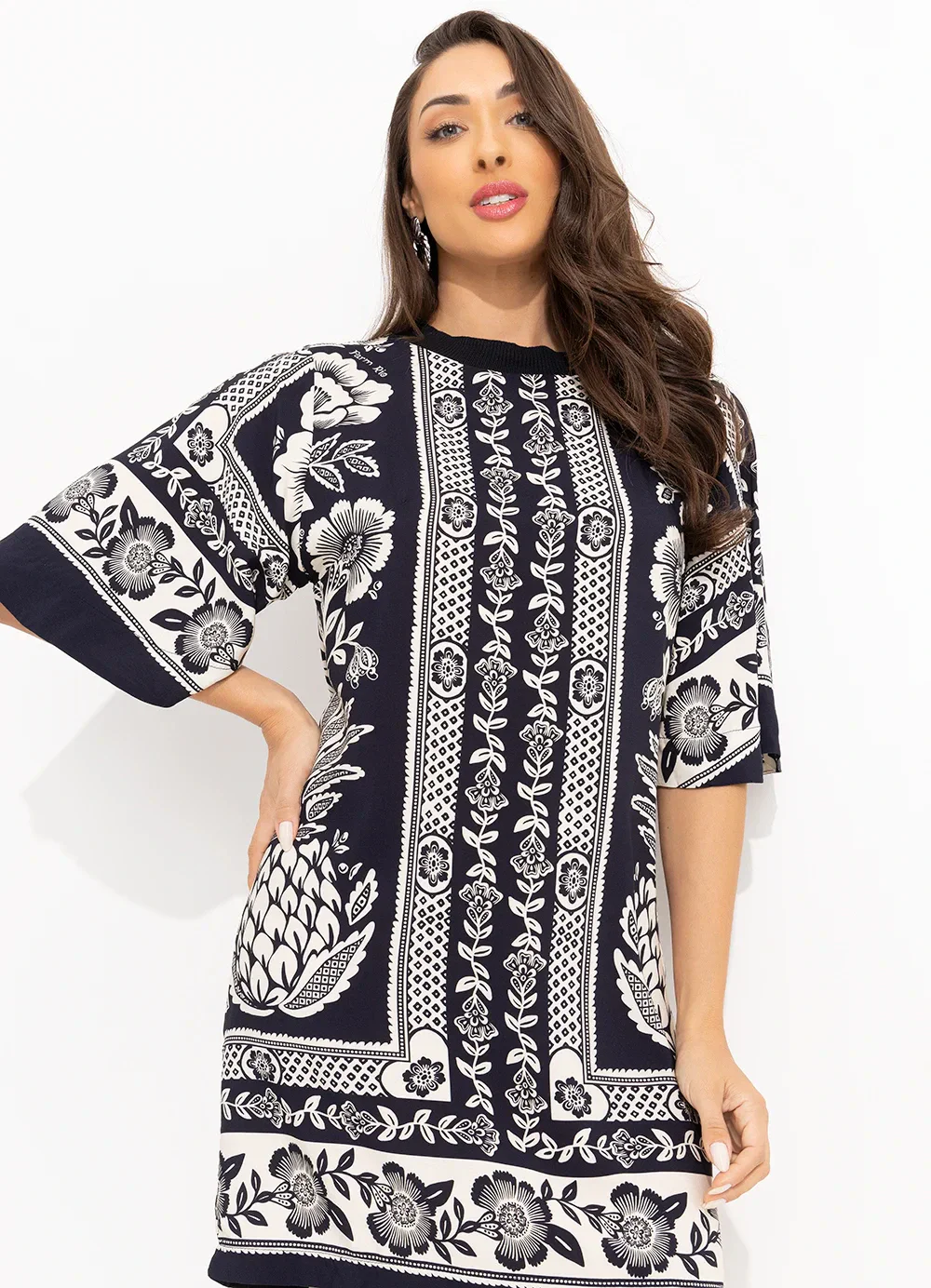Farm - Vestido T-Shirt Jardim Romance
