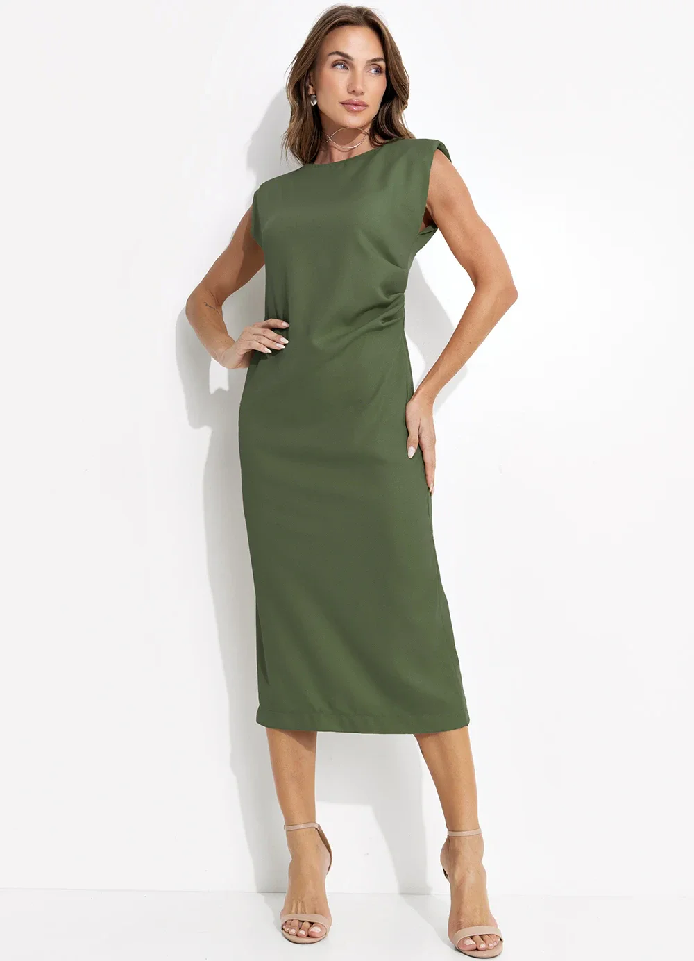 Quintess - Vestido Midi Verde em Crepe com Ombro Estruturado e Drapeado Lateral
