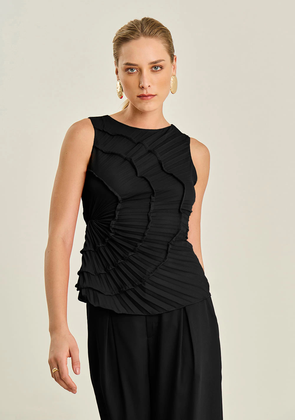 Blusa Maria.Valentina Ajustada Decote Canoa Manga Curta Padrão Preto