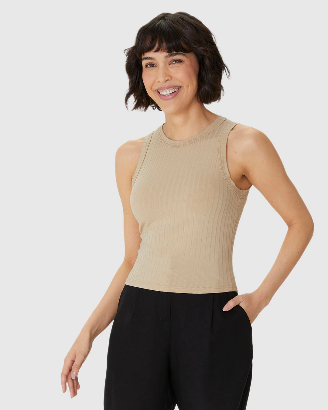 Regata Básica Feminina Long Cropped Em Malha Canelada De Viscose