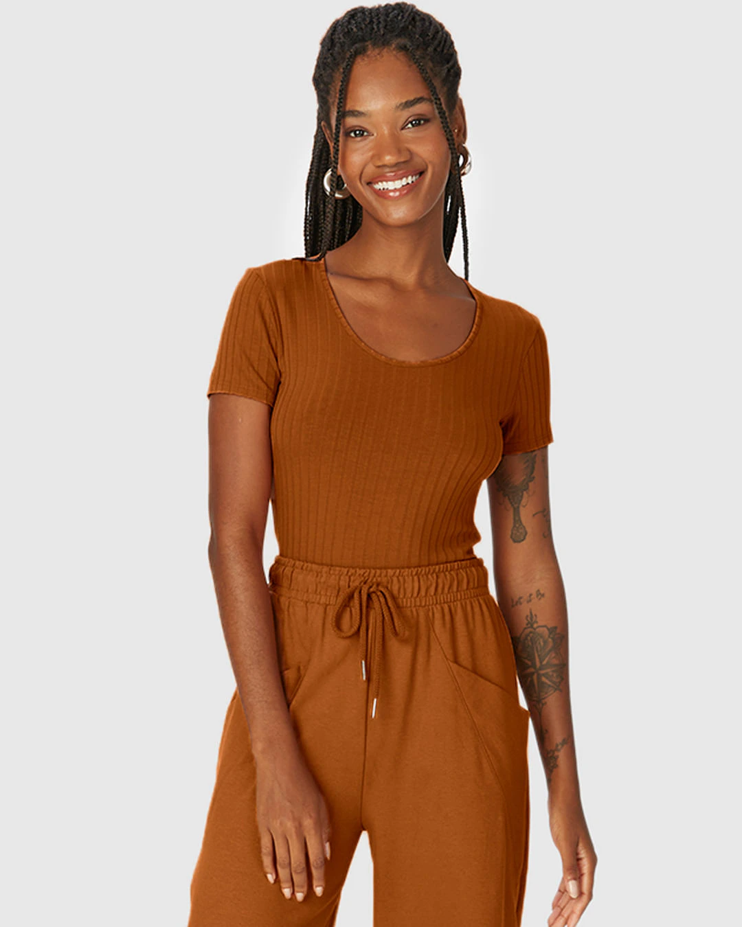 Blusa Básica Feminina Manga Curta Em Canelado De Viscose