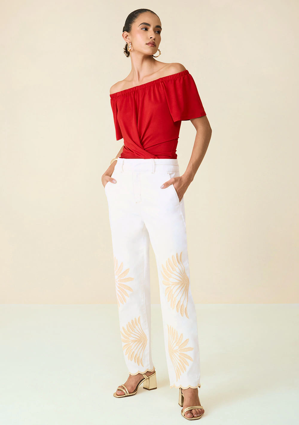 Calça Maria.Valentina Cenoura Cós Alto Detalhe Bordado Off White
