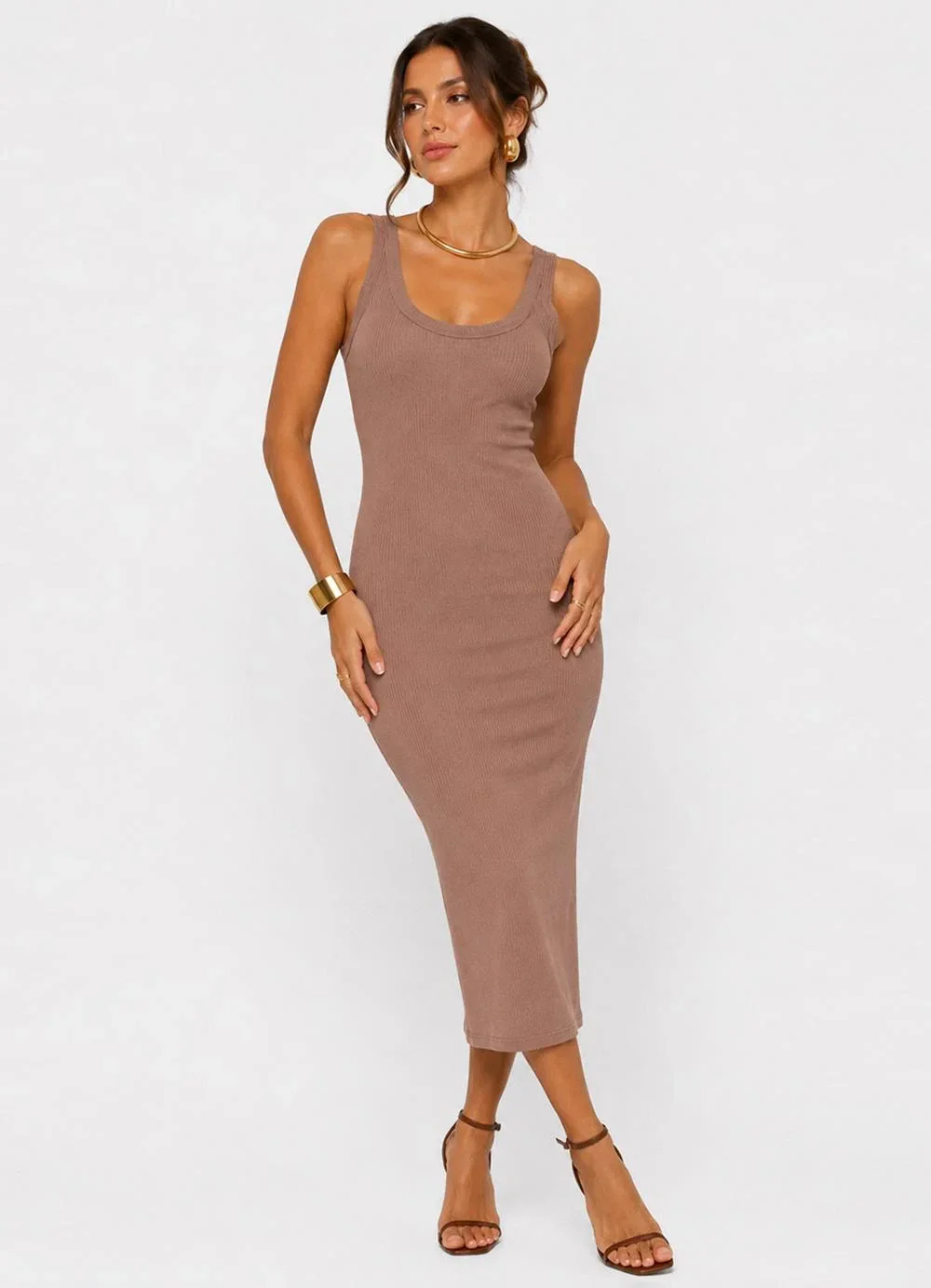 Infinita Cor - Vestido Midi em Ribana Canelada Marrom