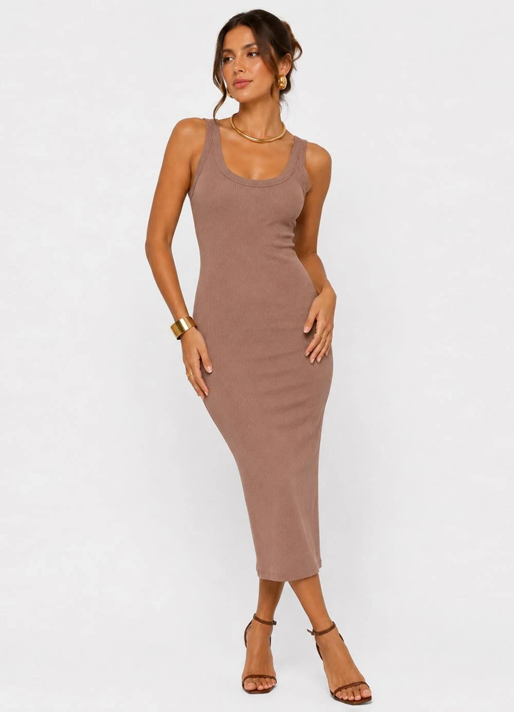 Infinita Cor - Vestido Midi em Ribana Canelada Marrom
