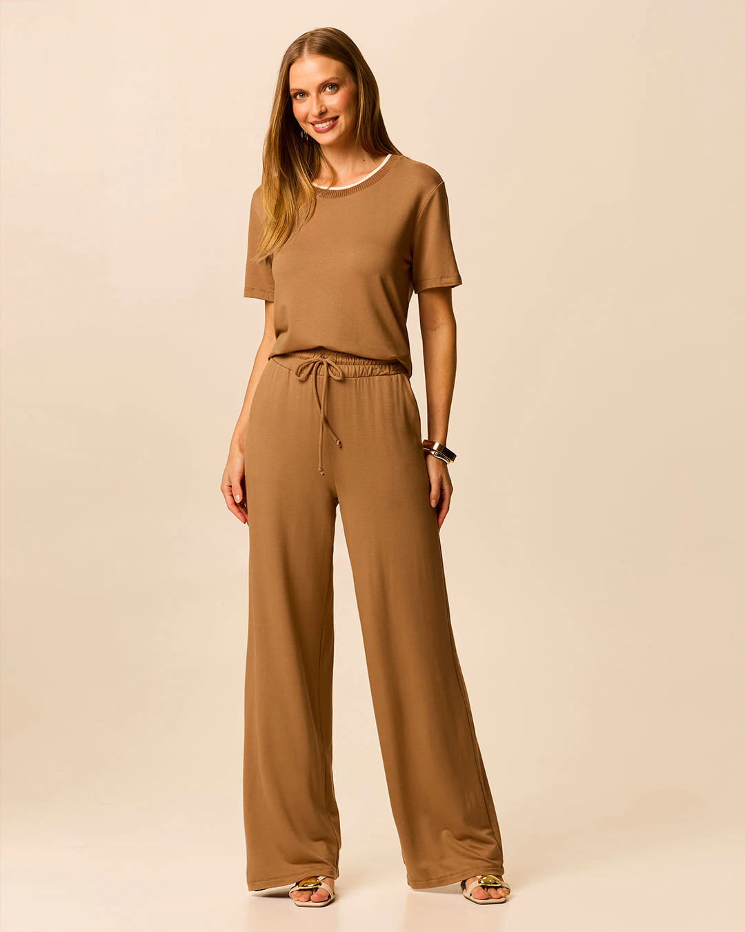 Calça Wide Leg Feminina Bolso Faca Cadarço Frontal Em Moletinho De Viscose