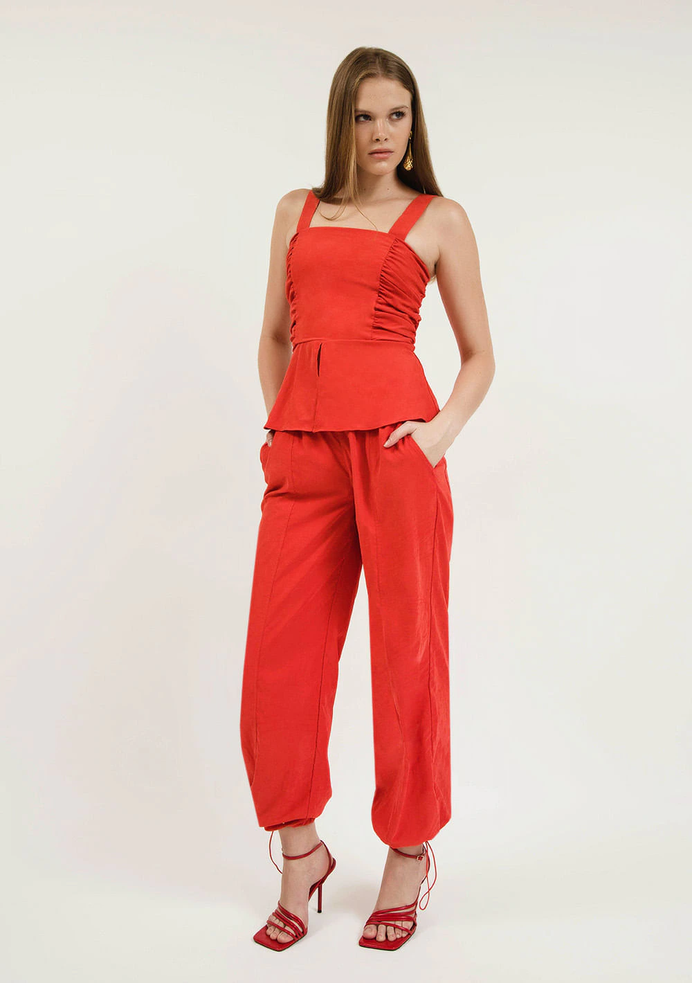 Calça Zinco Parachute Cós Alto Detalhe Barra Vermelho