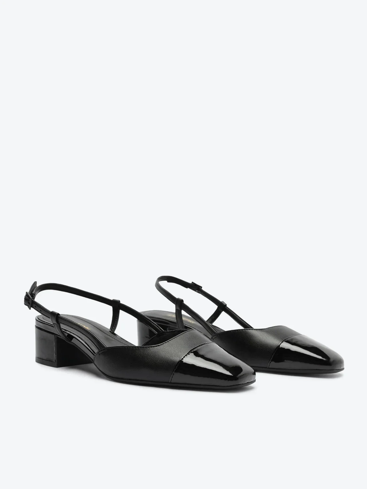 Scarpin Slingback Salto Bloco Ponta Verniz Preta