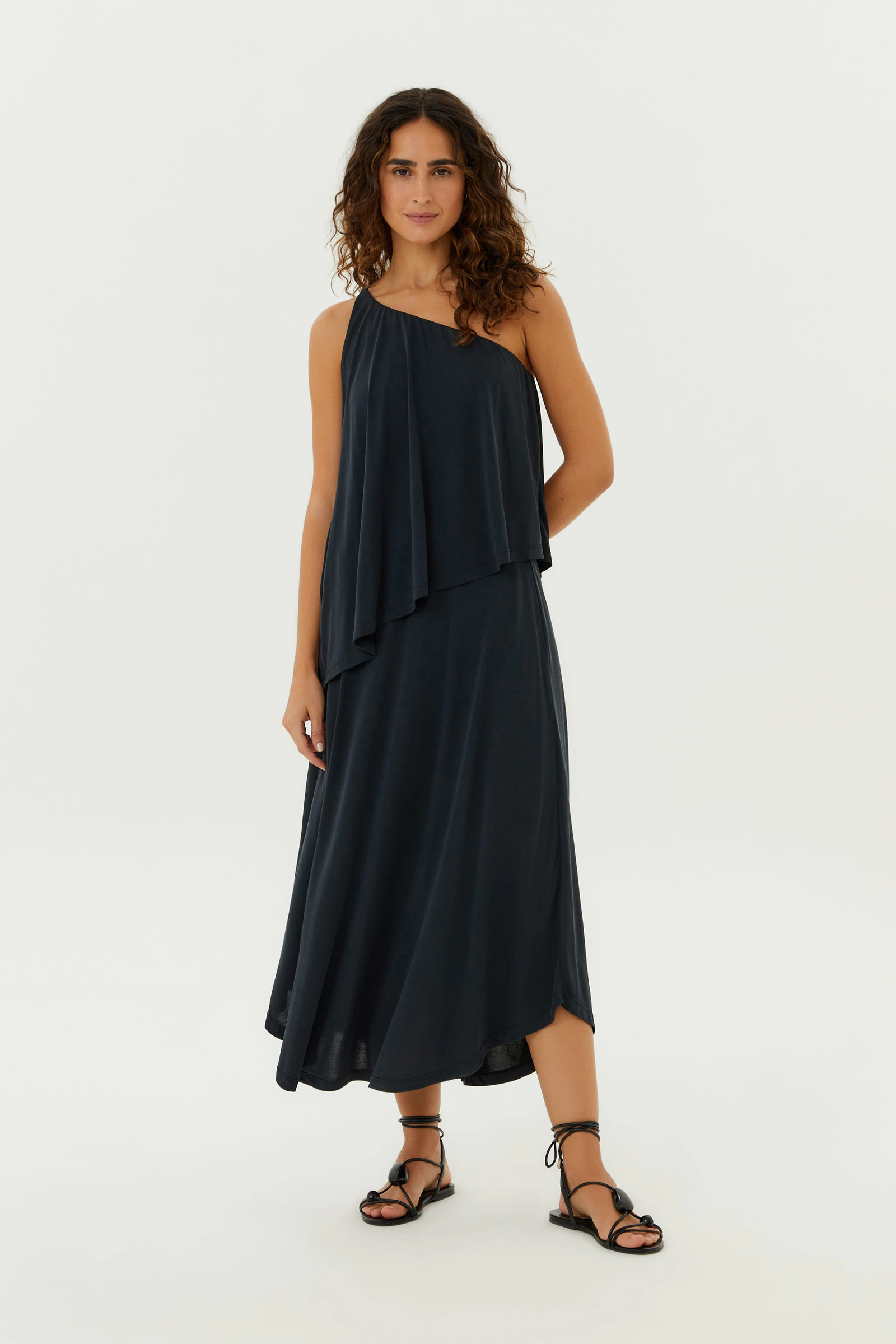 Vestido Midi Um Ombro So Camadas