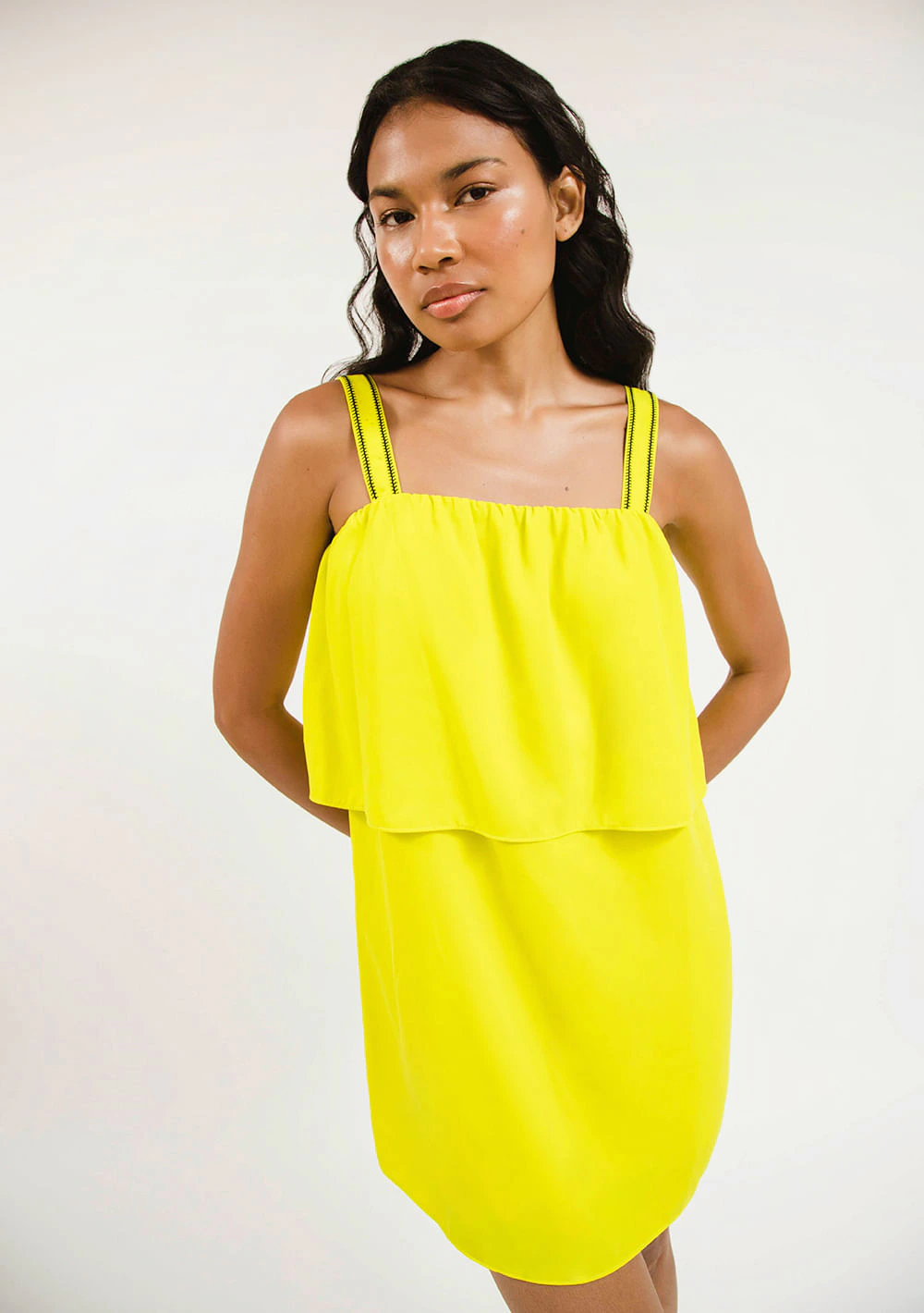 Vestido Zinco Curto Decote Reto Detalhe Alça Verde Claro