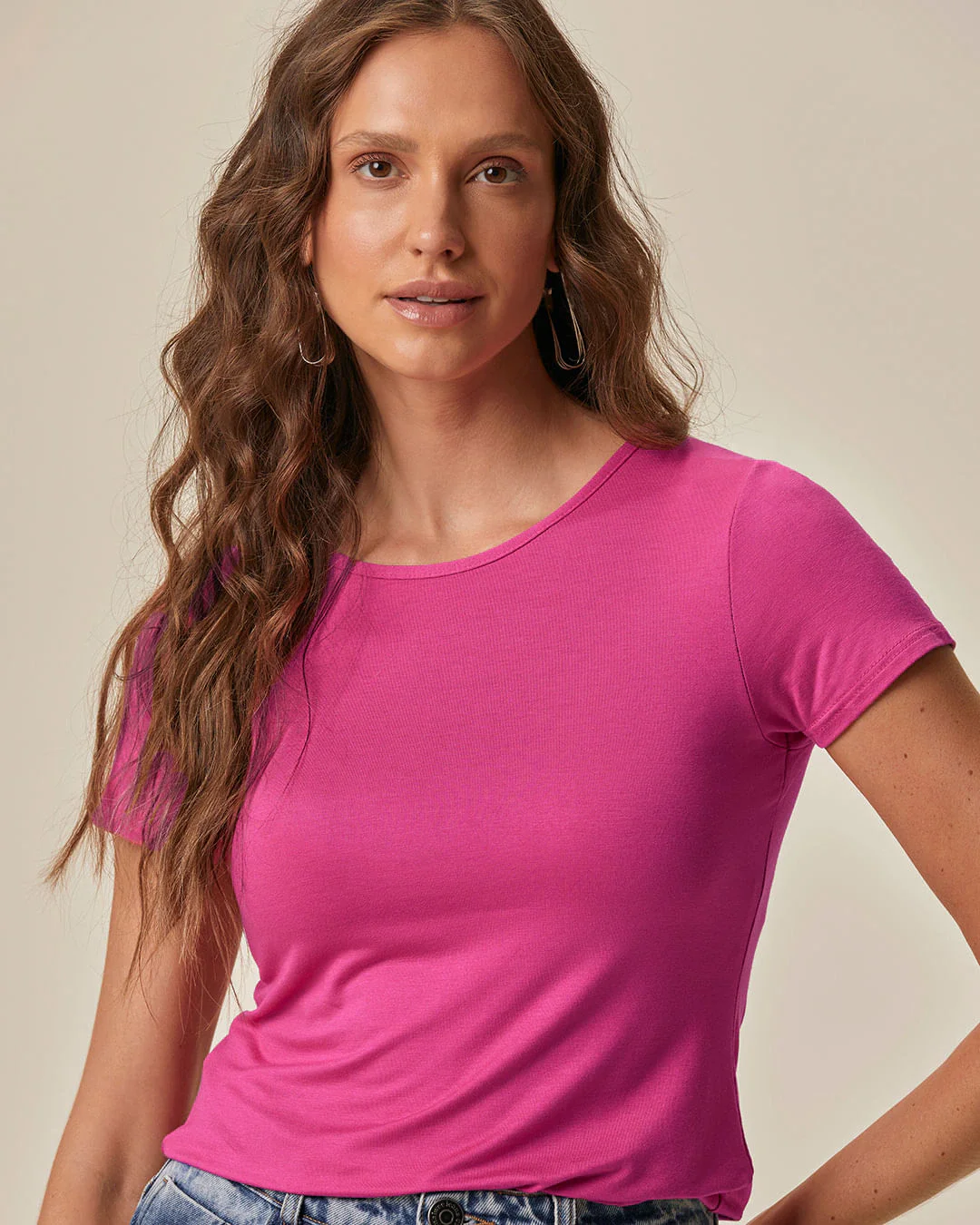 Blusa Básica Feminina Decote Redondo Em Viscose Stretch