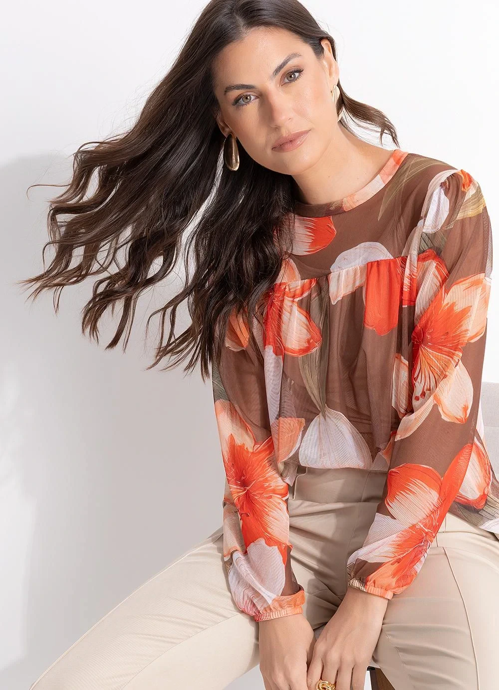Quintess - Blusa Floral Vintage em Tule