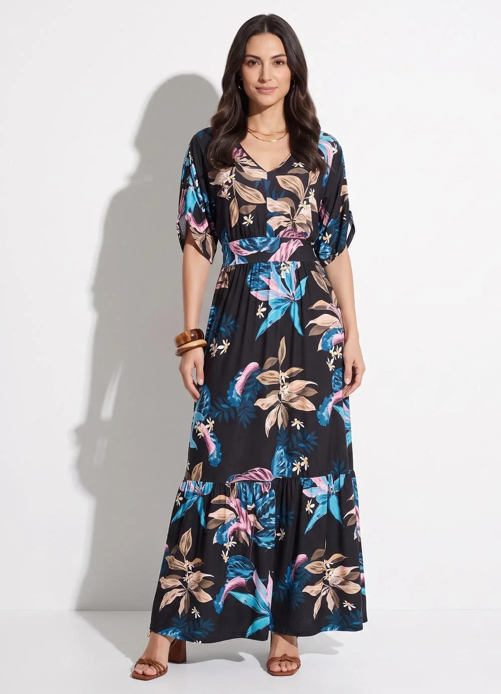 Quintess - Vestido Longo Floral Preto com Bolsos