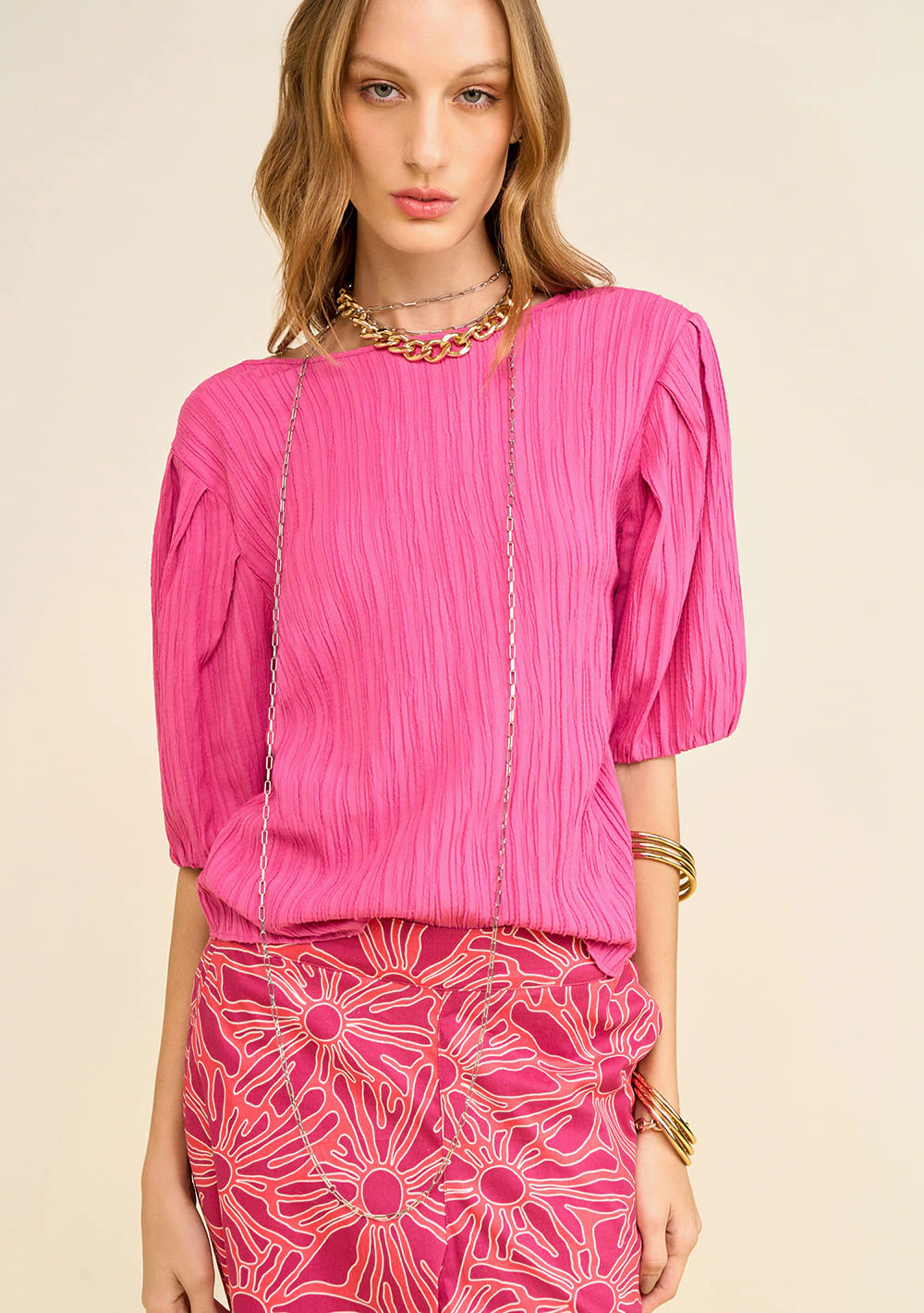Blusa Zinco Solta Decote Careca Manga 3 Quartos Padrão Rosa