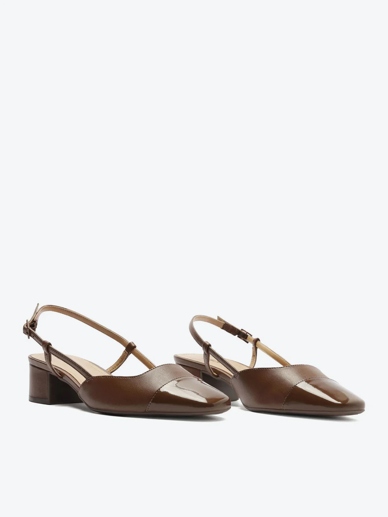 Scarpin Slingback Salto Bloco Ponta Verniz Marrom