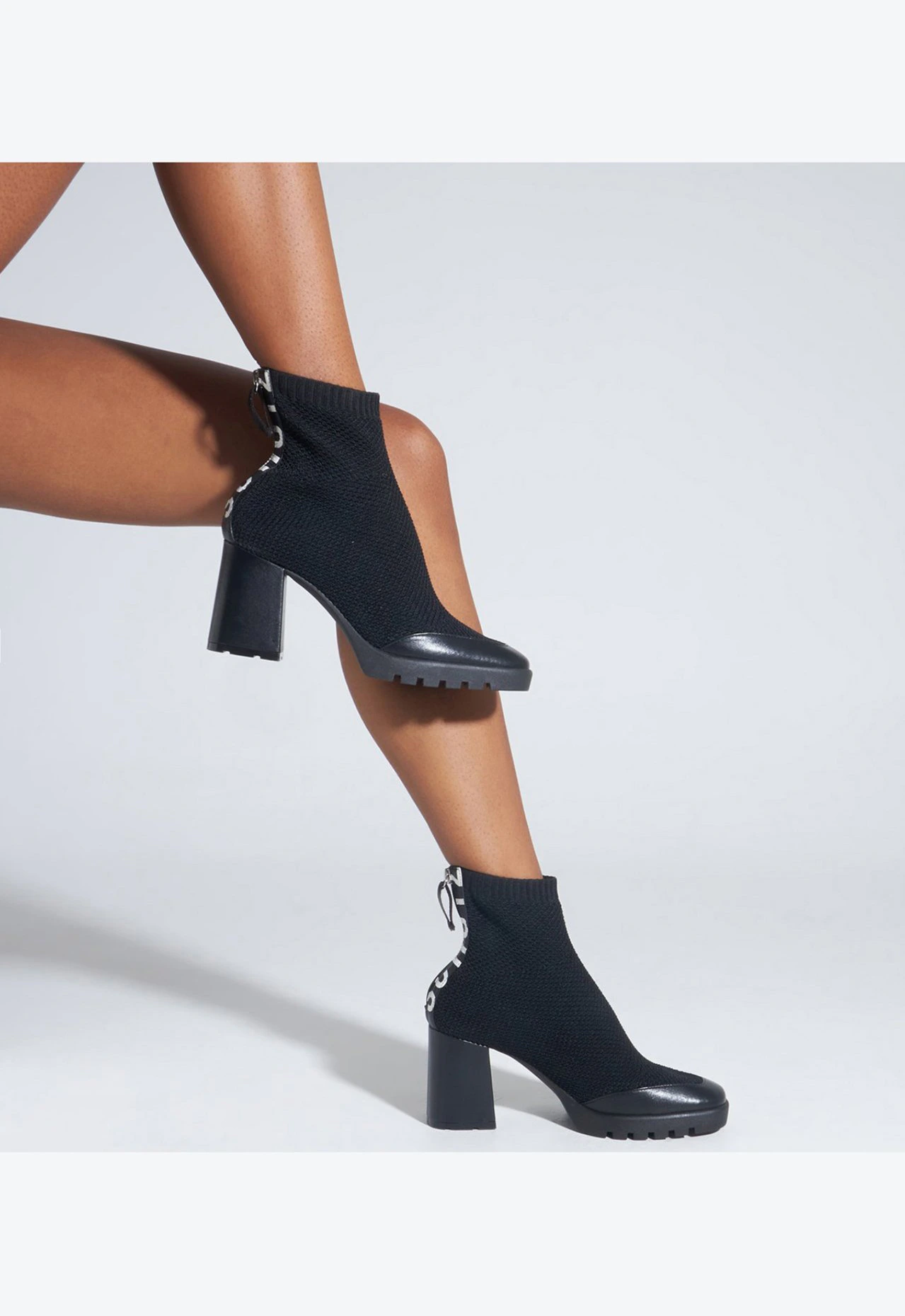 Bota Salto Bloco Knit Preta