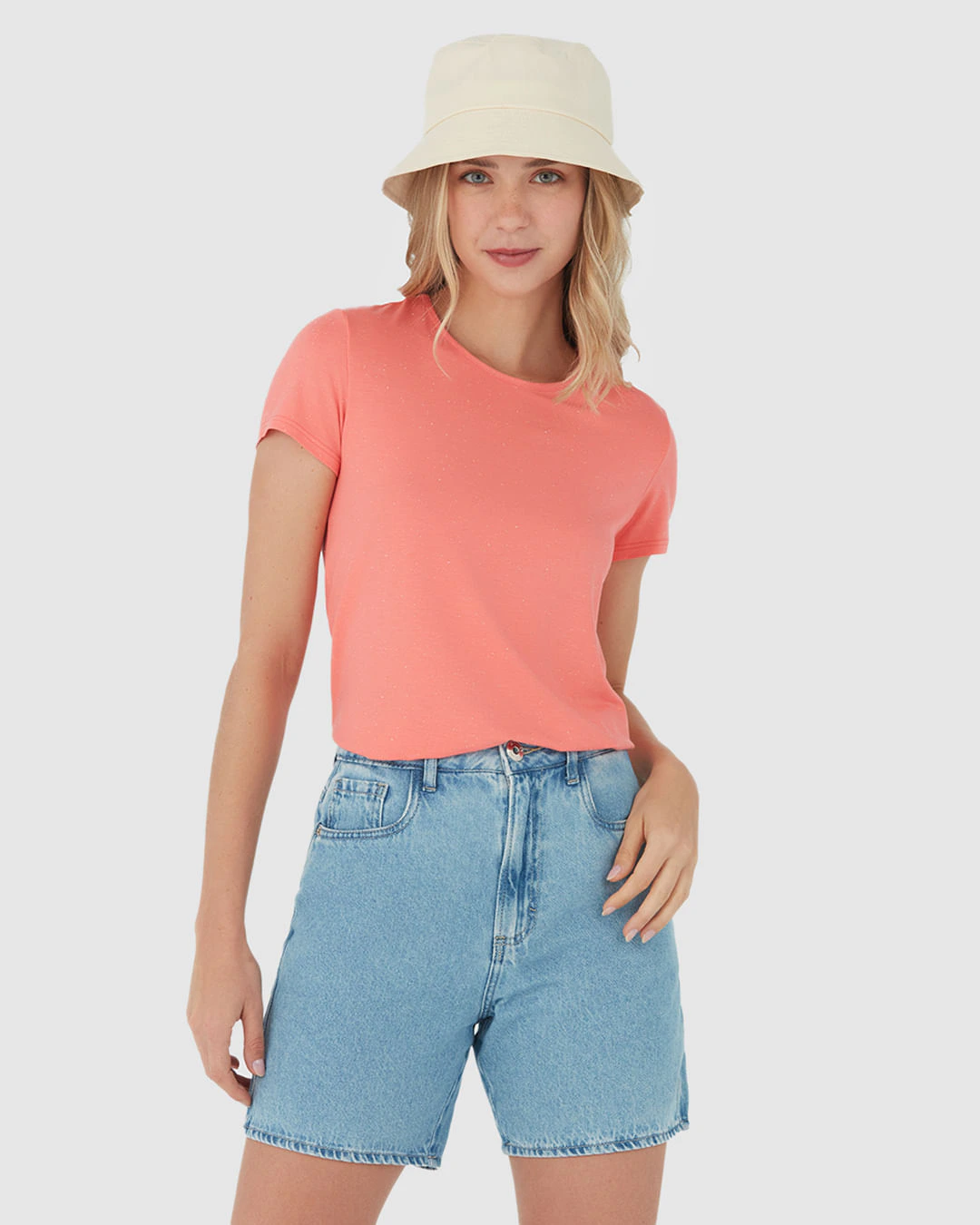 Blusa Básica Feminina Decote Redondo Em Viscose Botonê