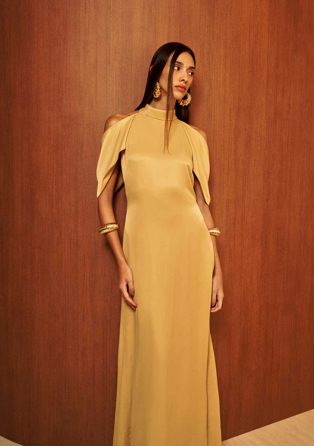Vestido Iódice Solto Gola Alta Manga Curta Longo Bege