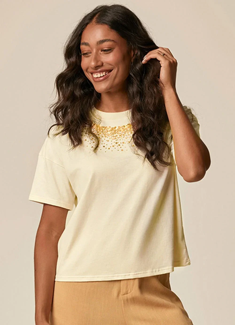 Malwee - Camiseta Ampla com Bordado em Paetê Off White