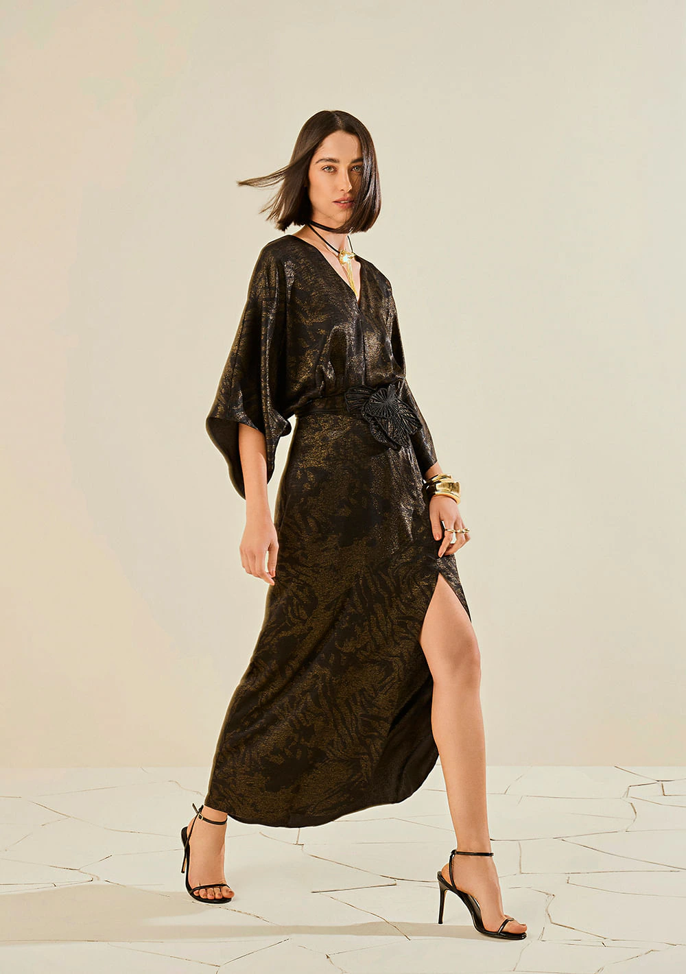 Vestido Morena Rosa Ajustado Decote V Manga Longa Longo Preto