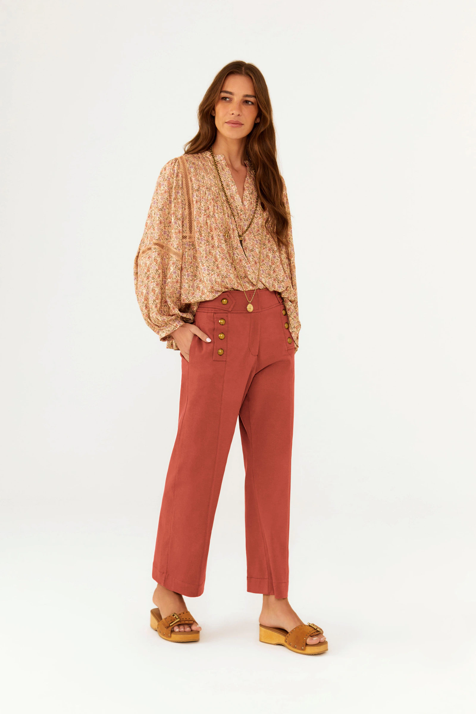 Calça Rebites