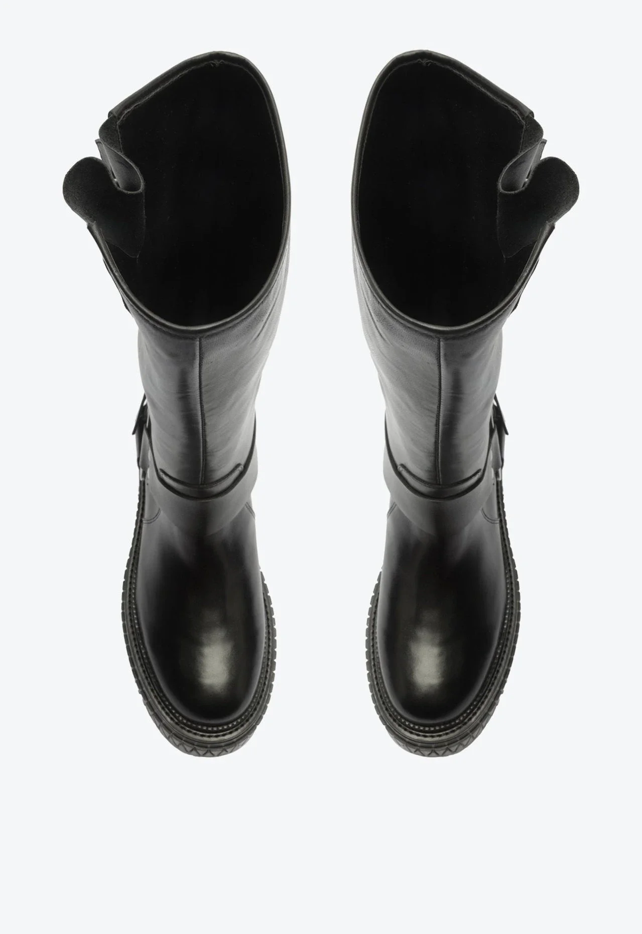 Bota Tratorada Cano Alto Couro Preta