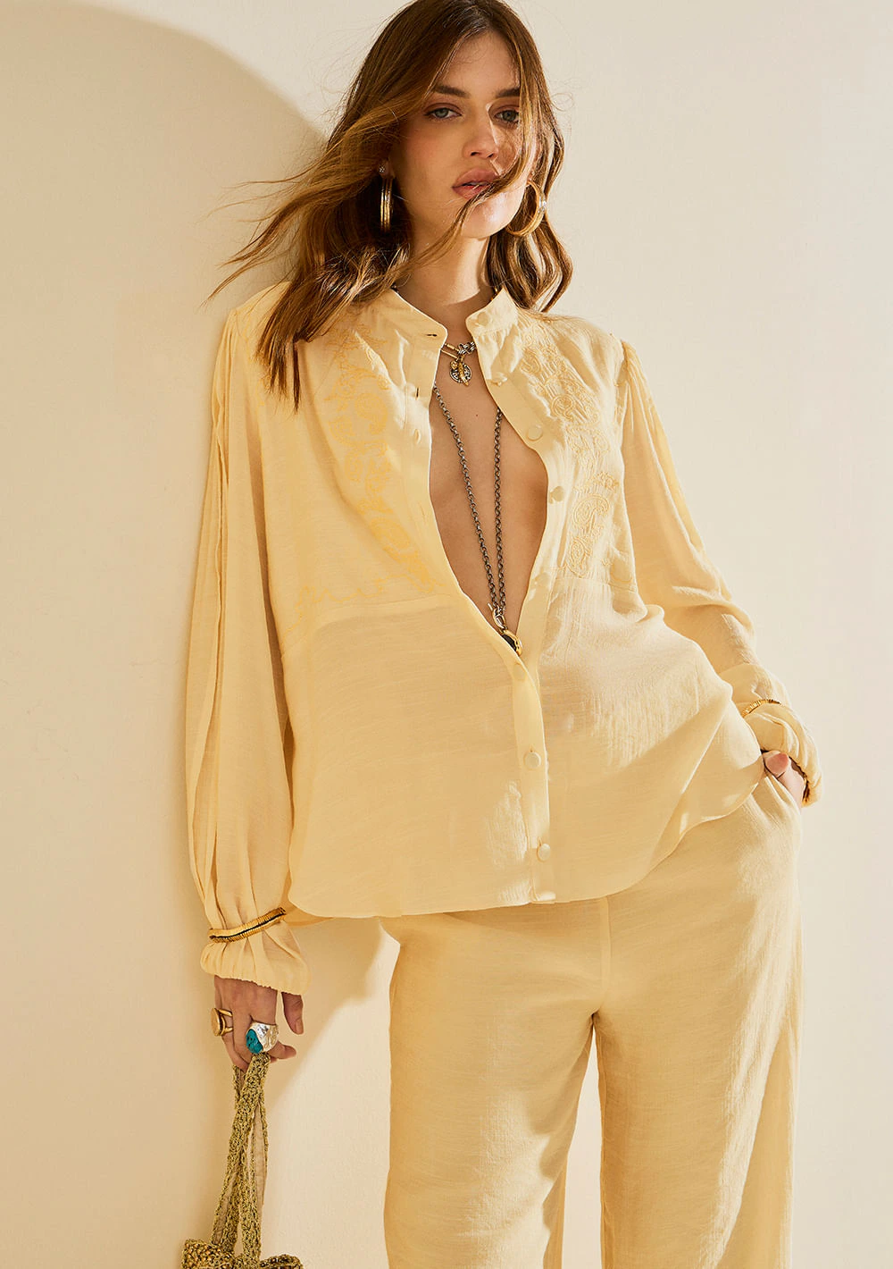 Camisa Morena Rosa Solta Gola Padre Manga Longa Padrão Amarelo