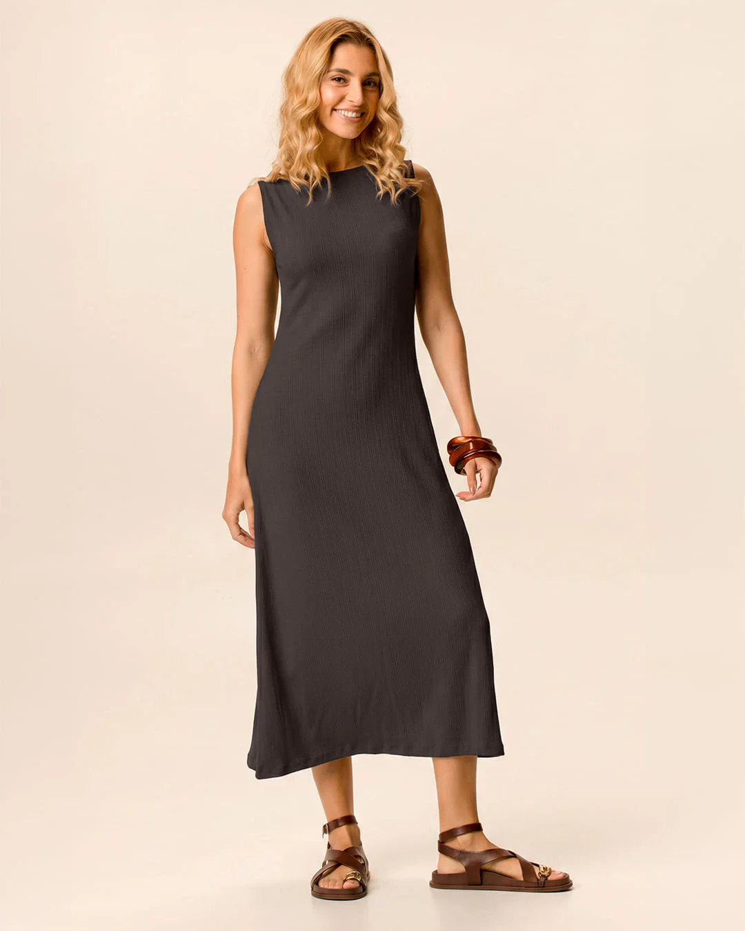 Vestido Midi Feminino Evasê Sem Manga Em Jacquard Texturizado