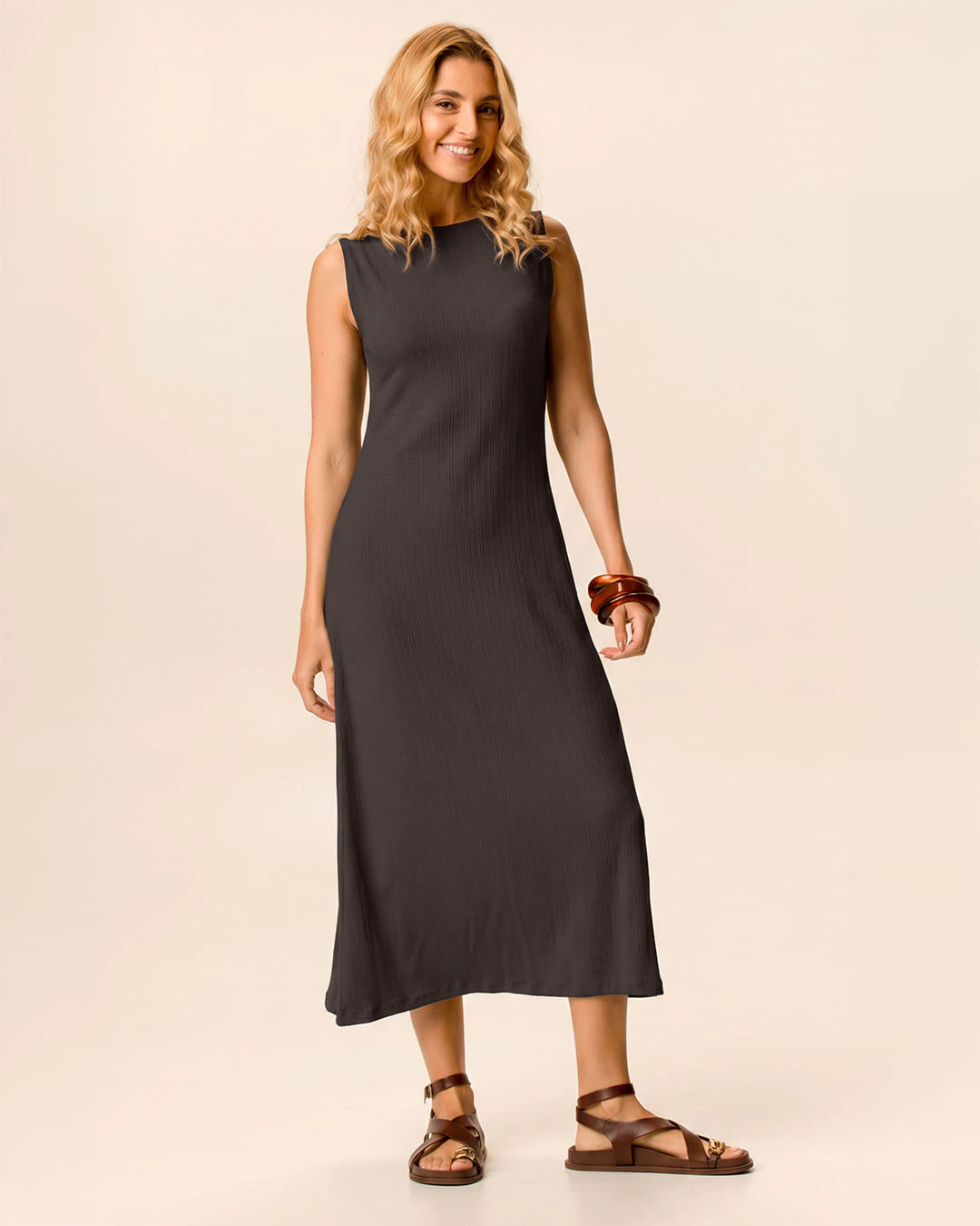 Vestido Midi Feminino Evasê Sem Manga Em Jacquard Texturizado