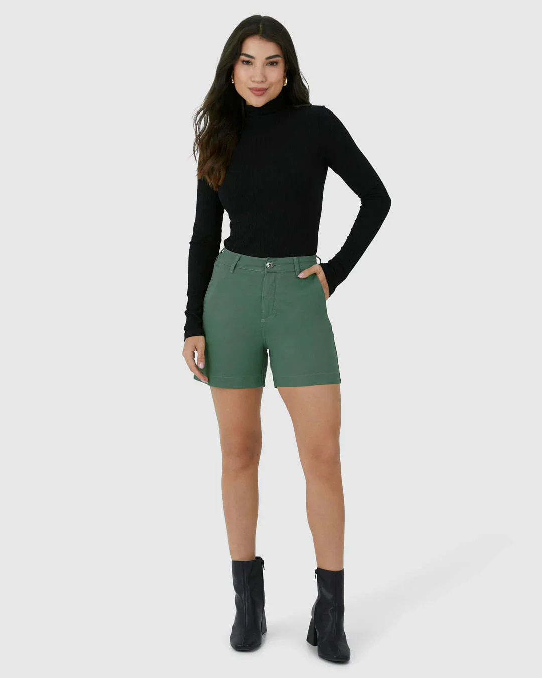 Shorts Feminino Alfaiataria Cintura Alta Em Sarja Com Elastano
