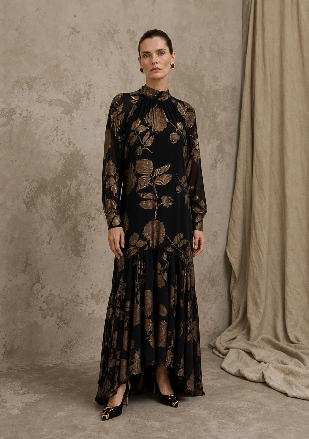 Vestido Iódice Solto Gola Alta Manga Longa Longo Preto